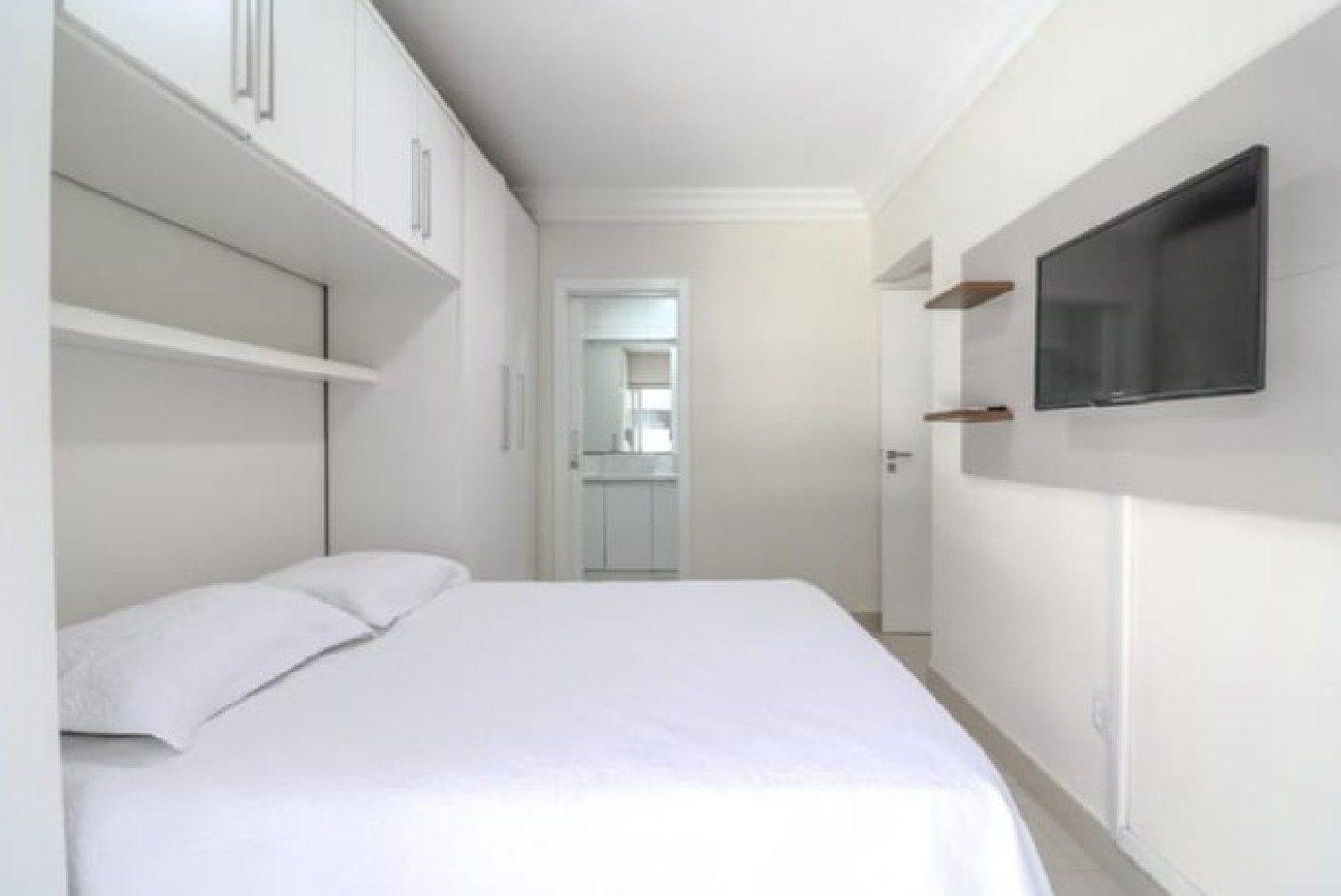 DEPTO TRES (03) DORMITORIOS