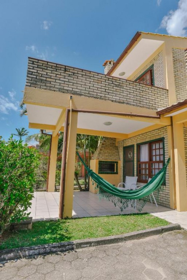 DEPTO DOS (02) DORMITORIOS (en Condominio/ Barrio Privado)