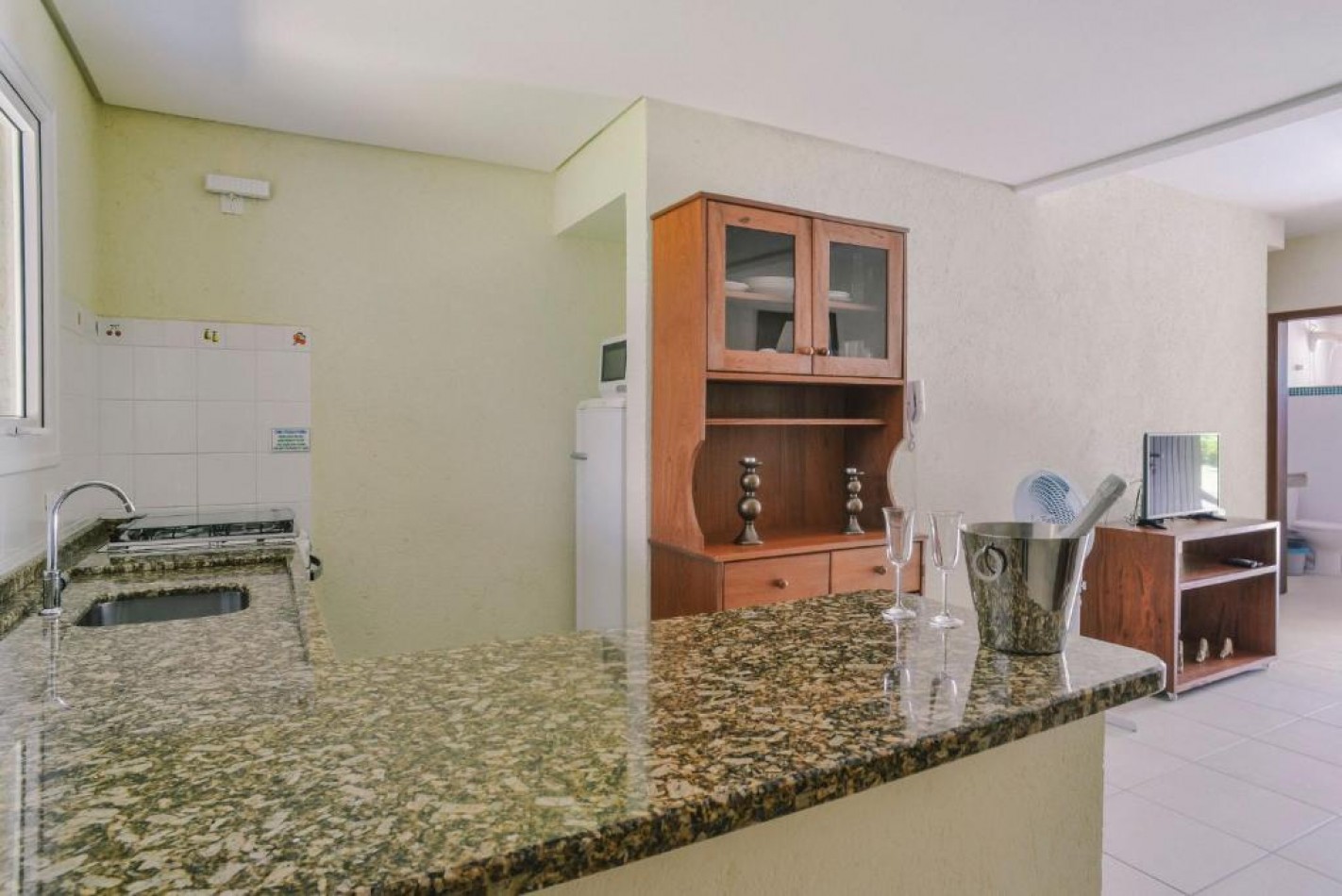 DEPTO DOS (02) DORMITORIOS (en Condominio/ Barrio Privado)