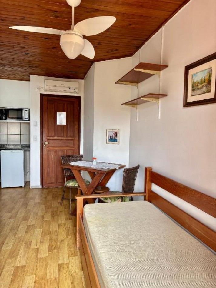 DEPTO UN (01) DORMITORIO (Pousada parquizada)