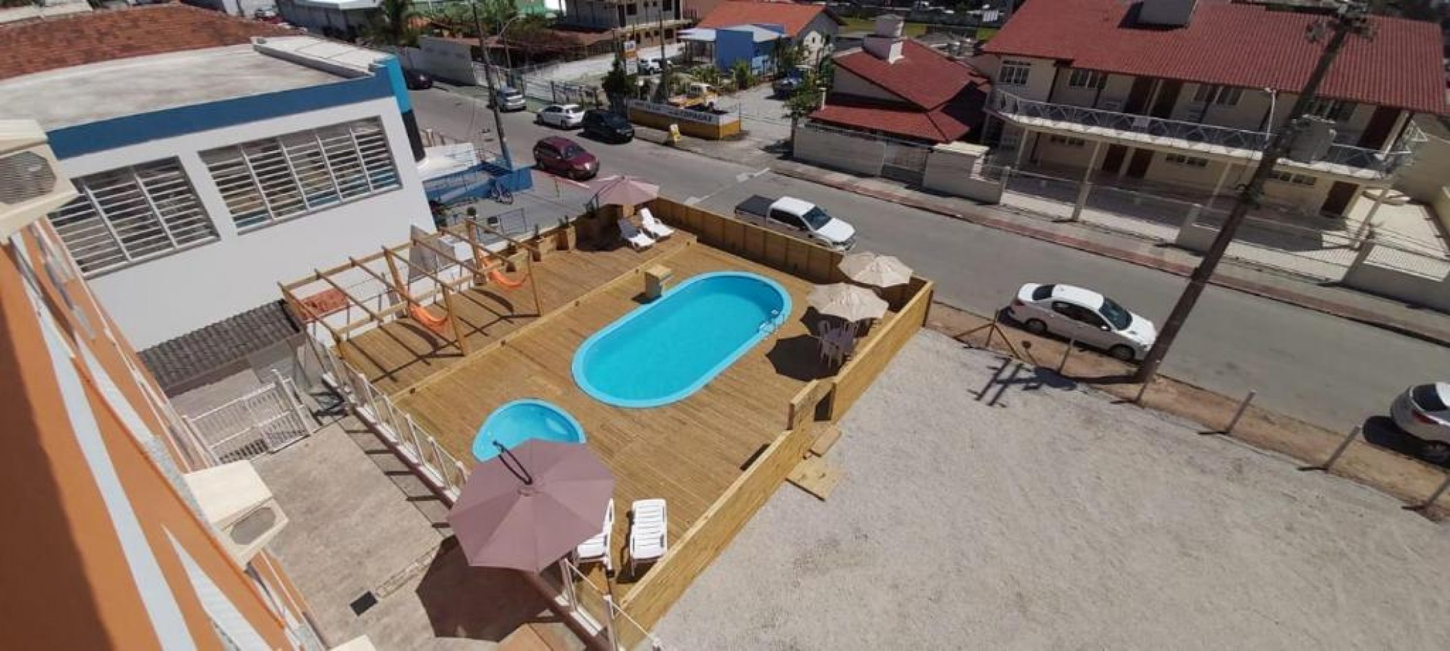 Pousada con Piscina y Desayuno