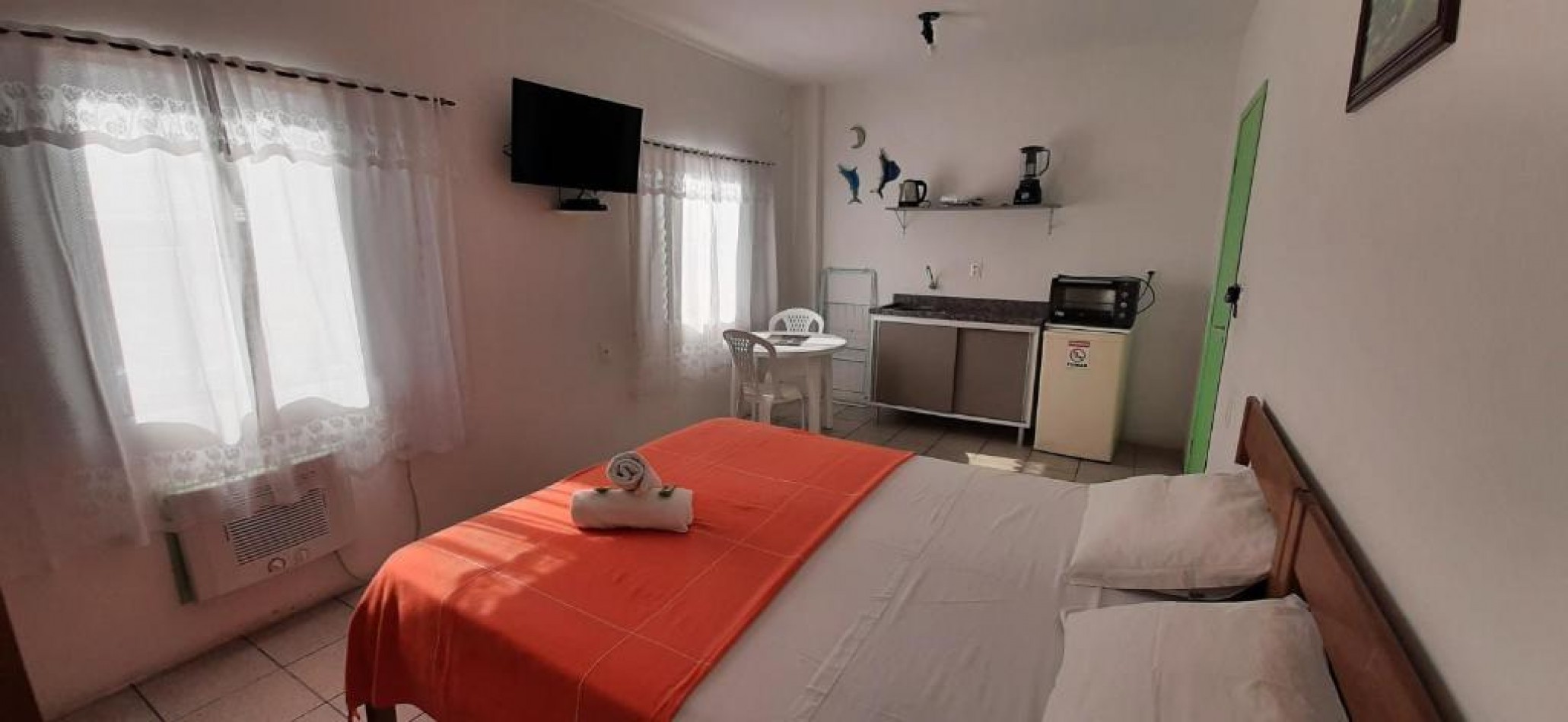 Pousada con Piscina y Desayuno