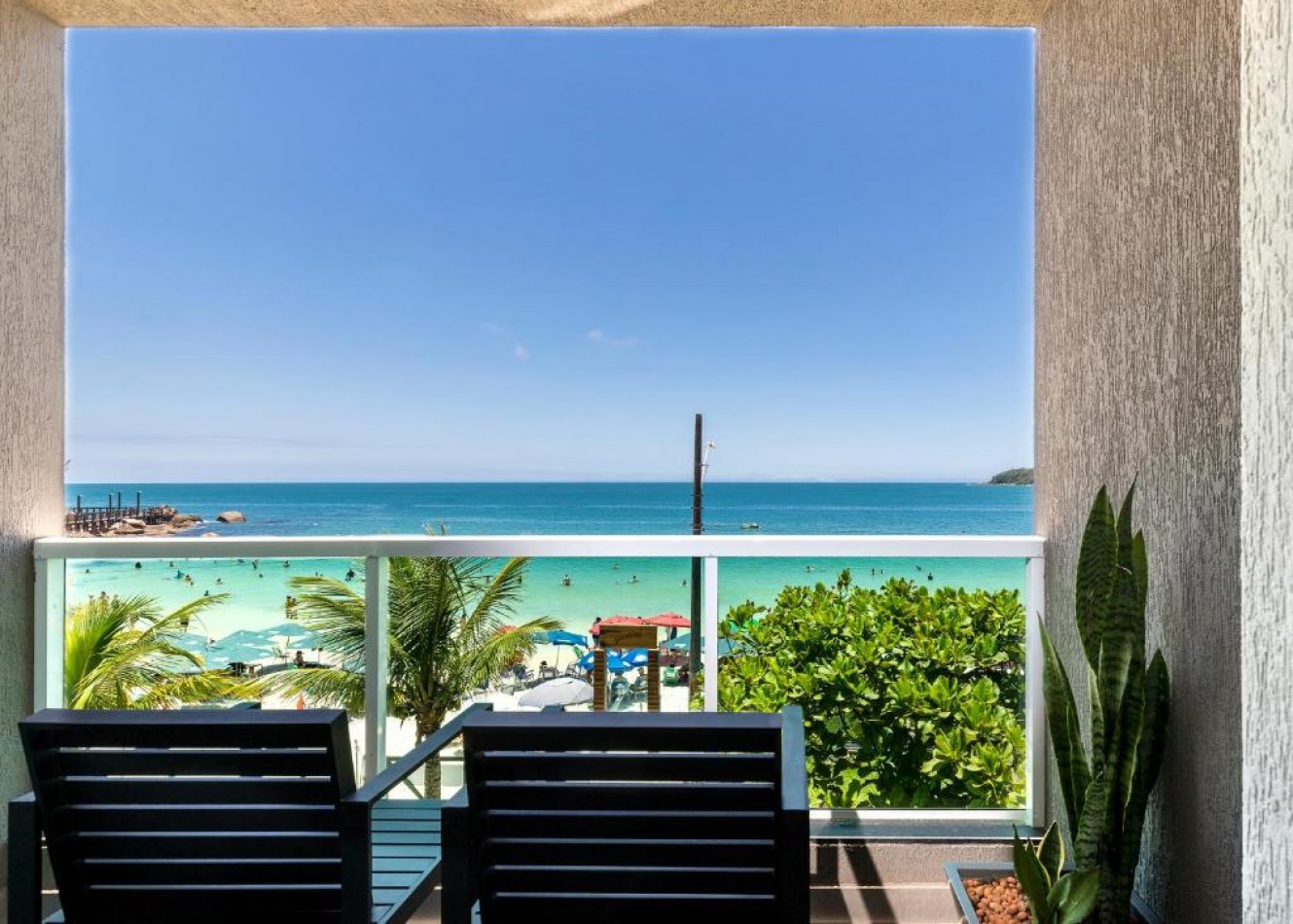 DEPTO DOS (02) DORMITORIOS, en Pousada Frente al Mar, con Desayuno.