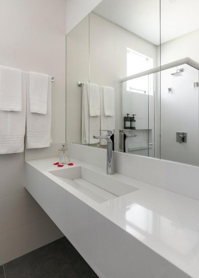 DEPTO DOS (02) DORMITORIOS, en Pousada Frente al Mar, con Desayuno.