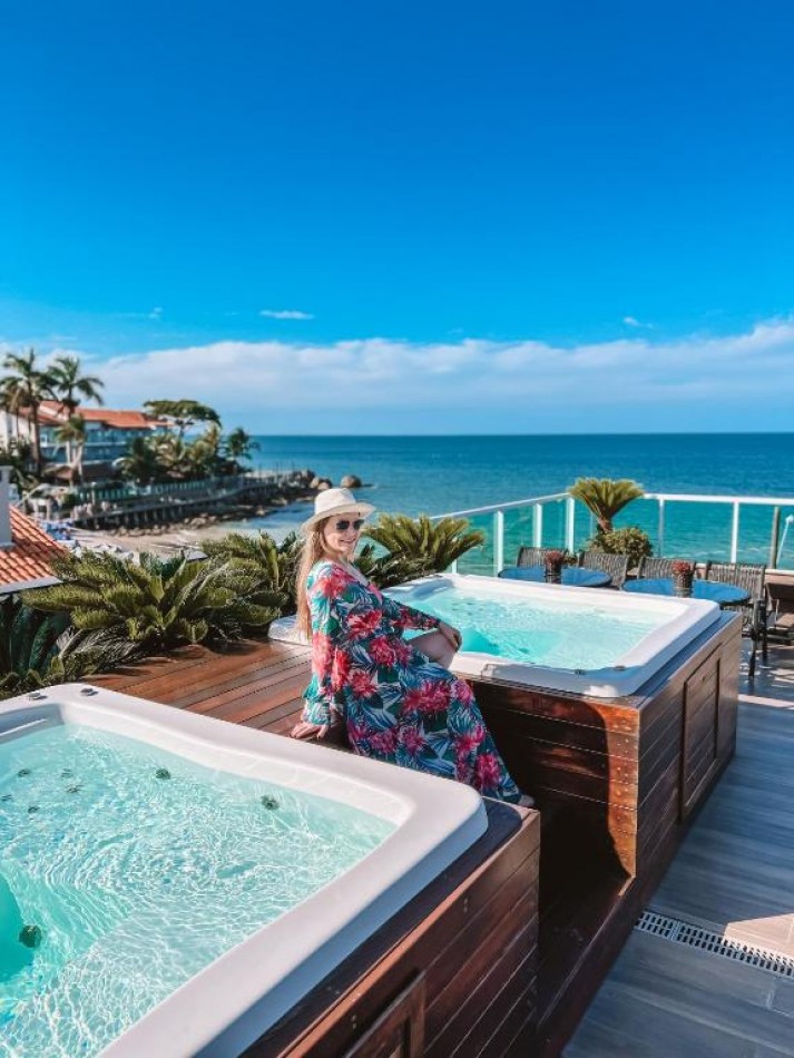 DEPTO DOS (02) DORMITORIOS, en Pousada Frente al Mar, con Desayuno.