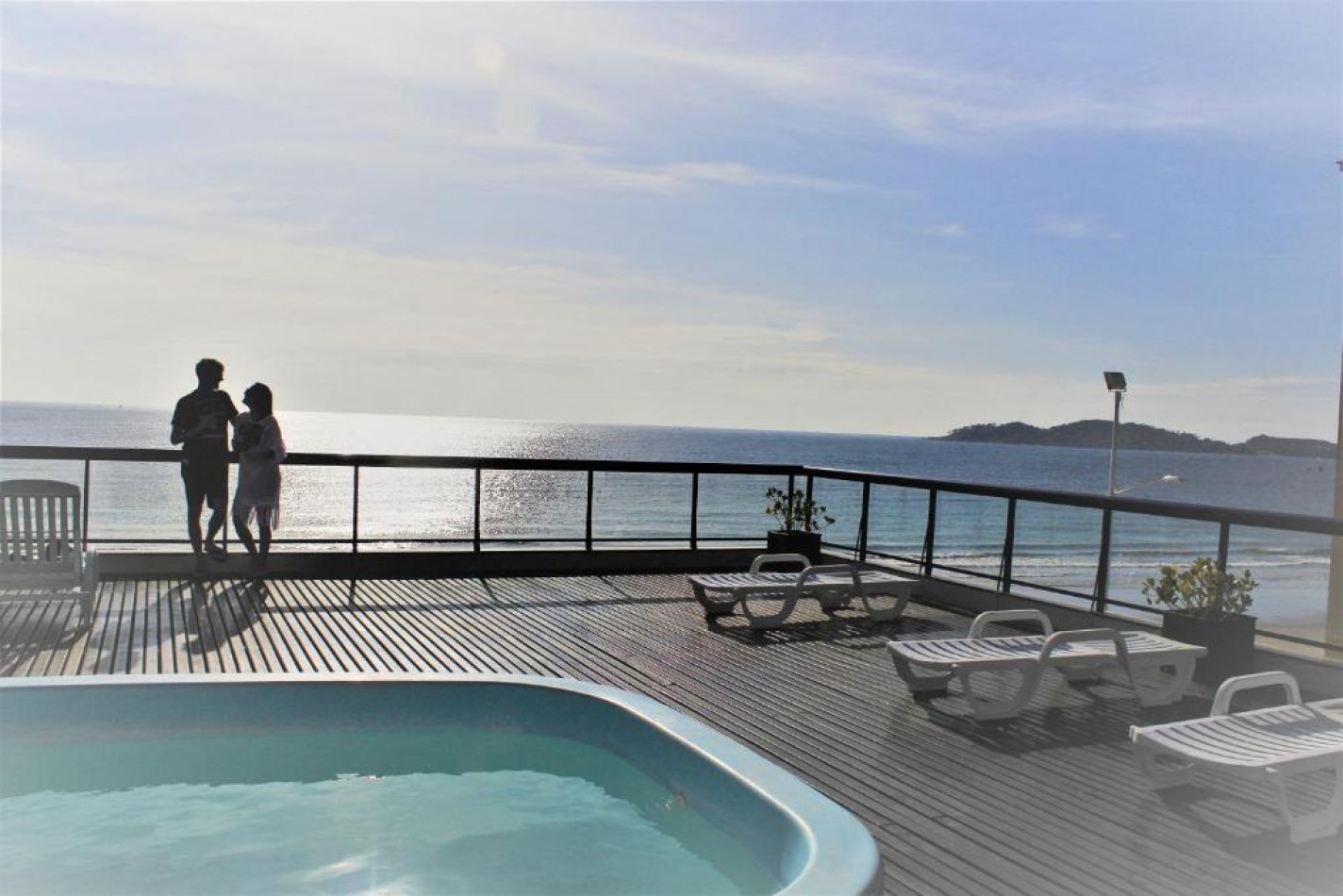 DEPTO UN (01) DORMITORIO (frente al mar)