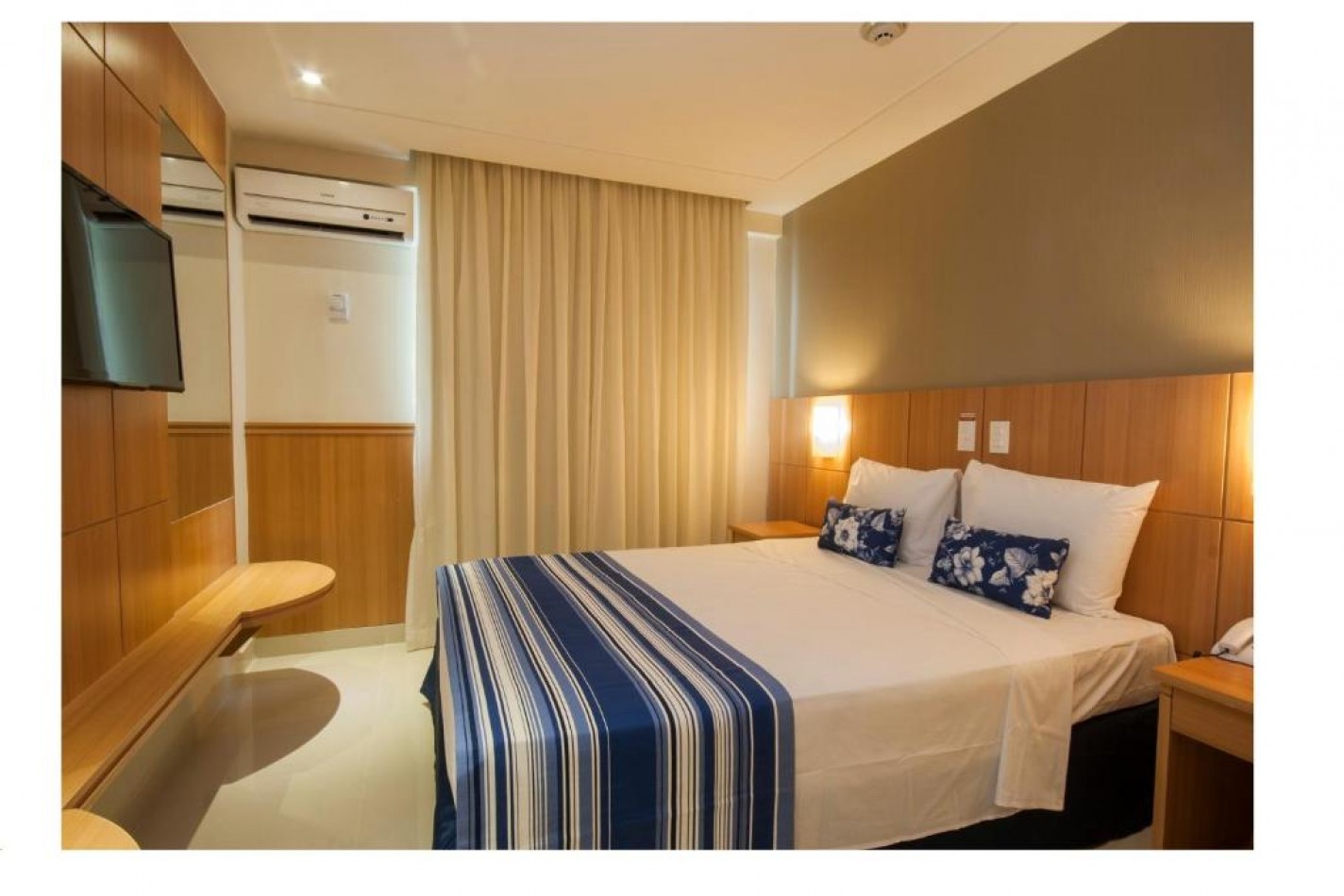 HOTEL EN  COPACABANA